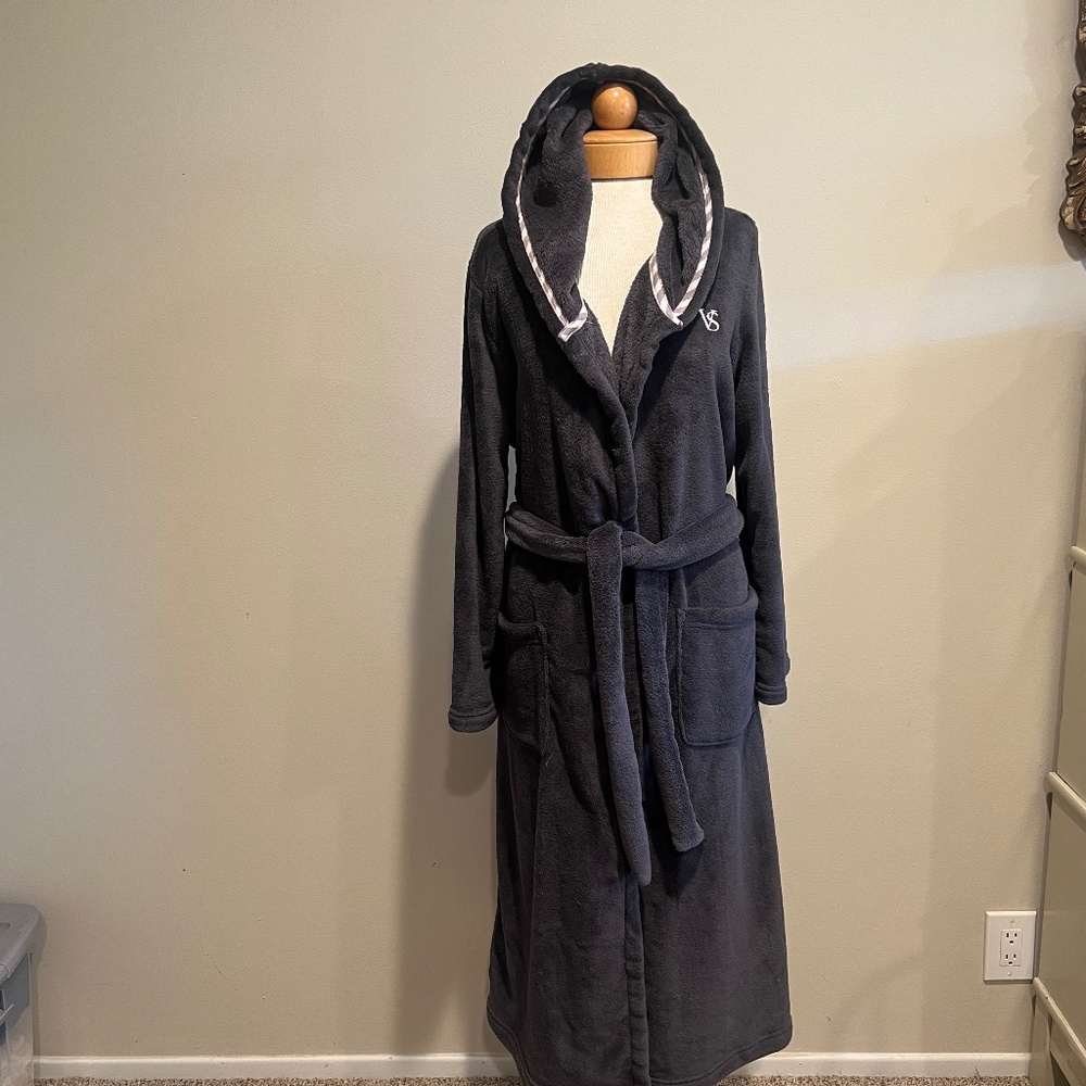 Victoria’s Secret Fleece Long Sleeve Hooded Bathrobe Gray Size Small